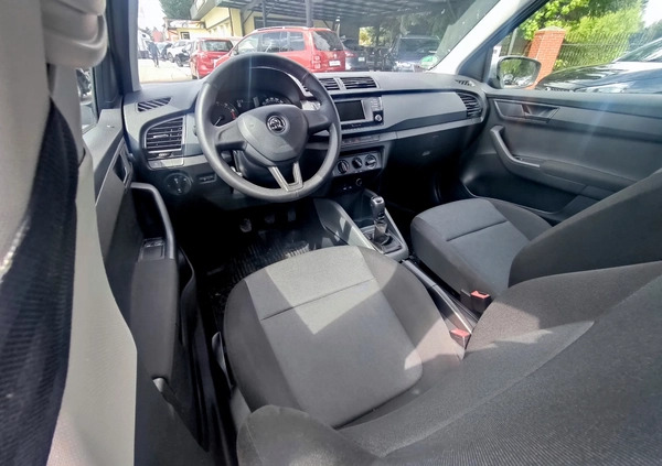 Skoda Fabia cena 28400 przebieg: 135903, rok produkcji 2015 z Golczewo małe 22